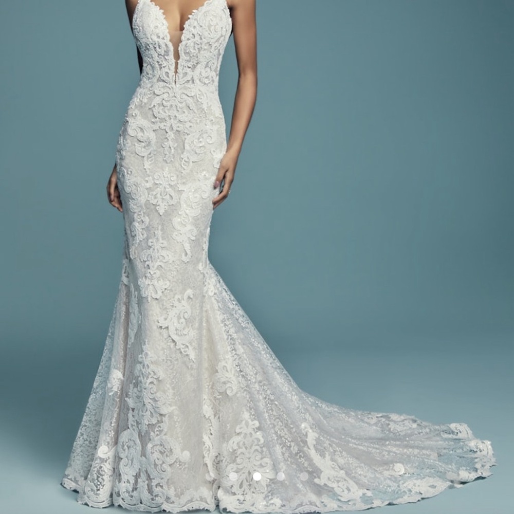 Beautiful Maggie Sotero Tuscany Lynette Lace Wedding Dress